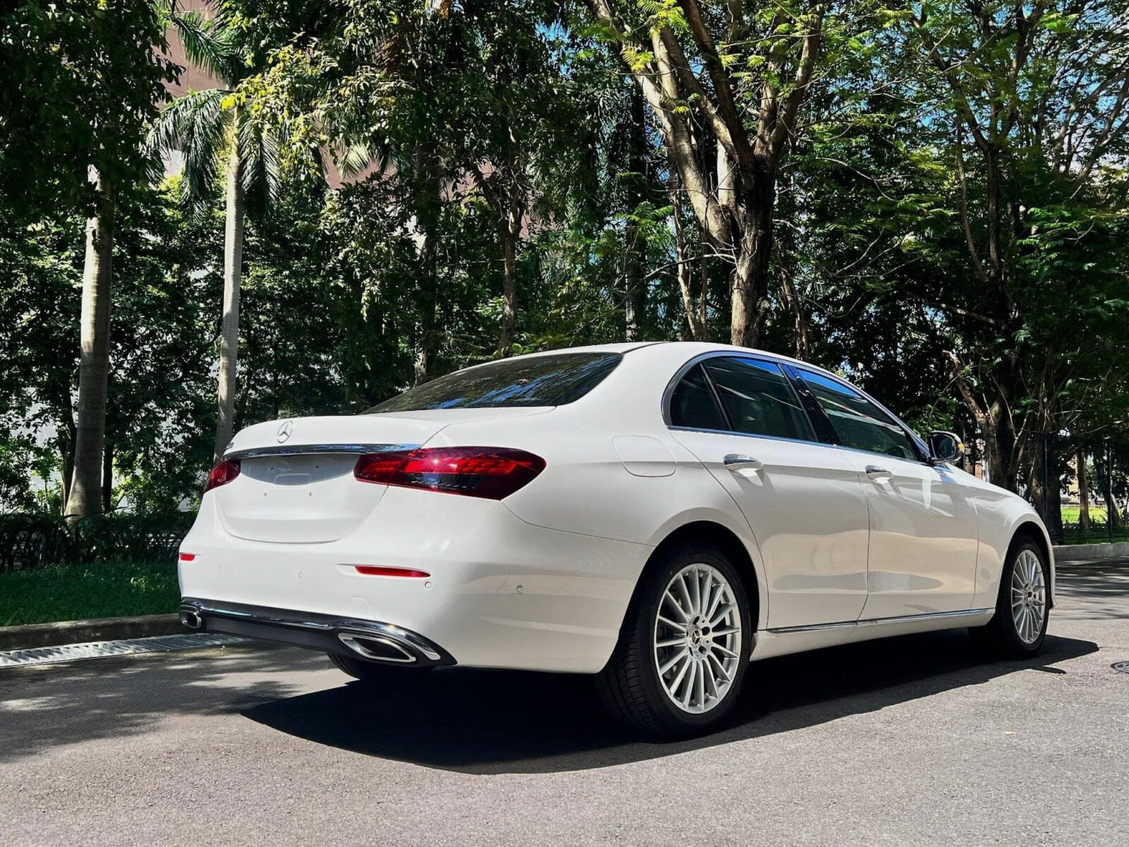 z4951083695808 2070871e5a55821432856220670ce752 1 E 200 Exclusive V1