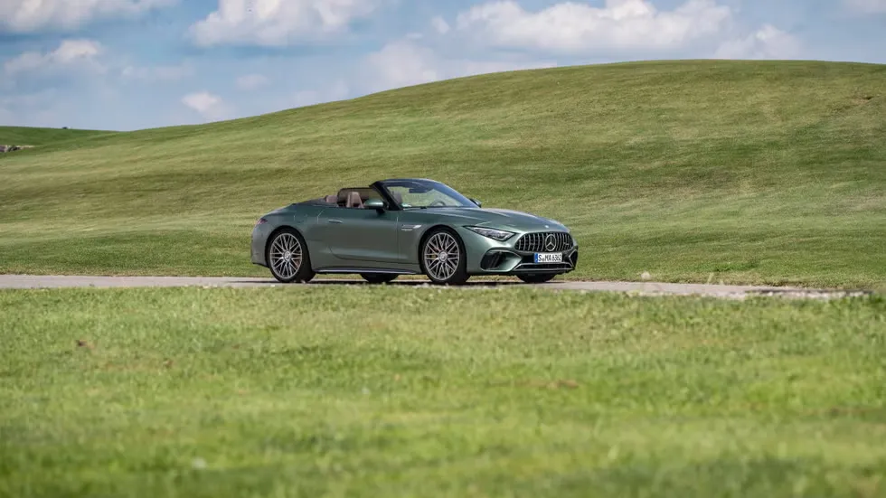 2025 mercedes amg sl63 s e performance 109 66a3f183a5bc0 9 11zon AMG SL 63 S E PERFORMANCE